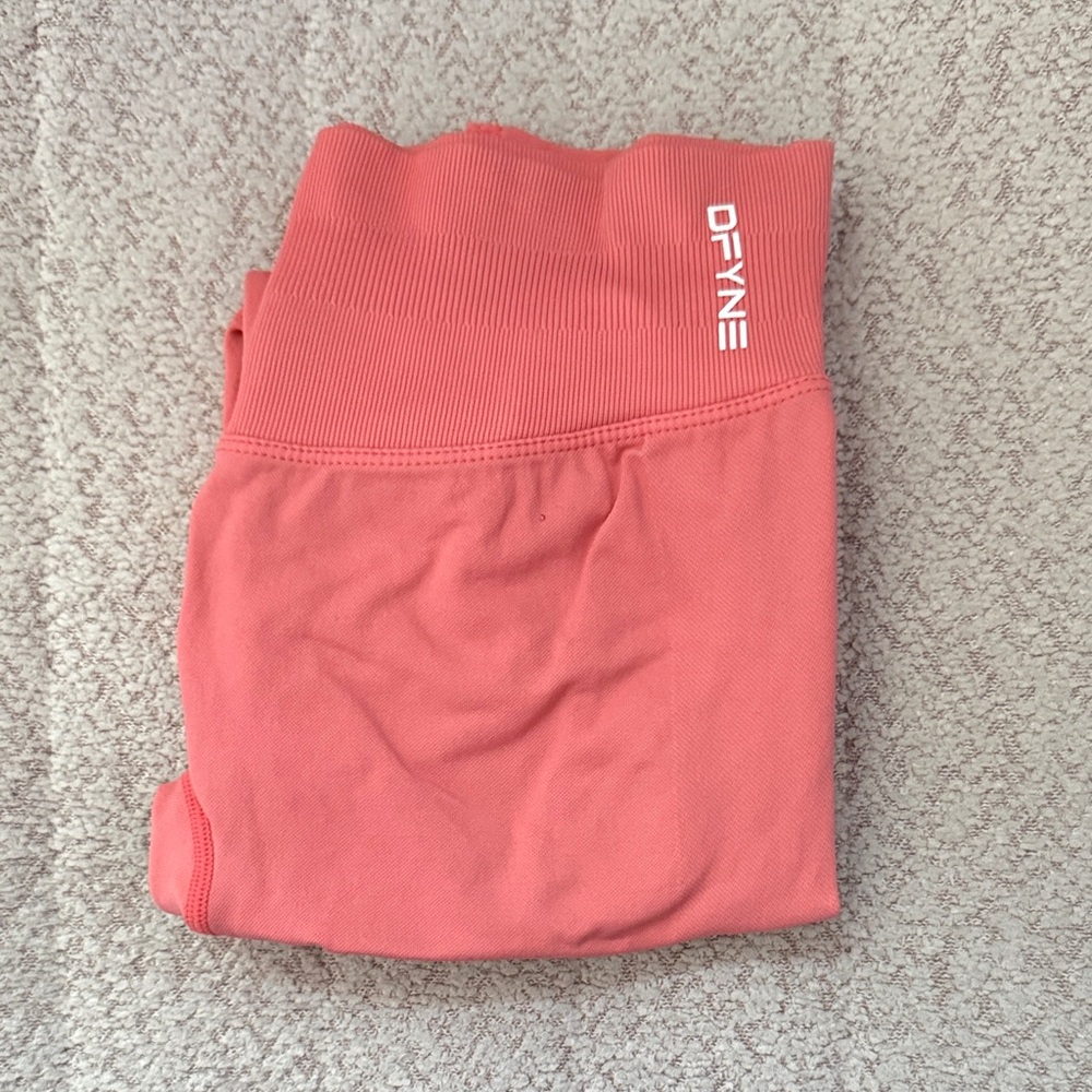 Define Coral Leggings